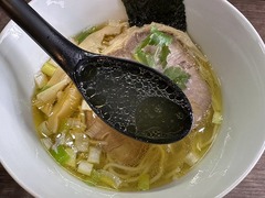 飛燕_小樽地鶏の中華そば塩(スープ)_202502
