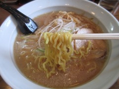 夢いろは_味噌ラーメン(麺)_202002