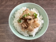 飛燕_とき玉肉そば+小ご飯_202502
