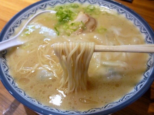 元祖赤のれん 節ちゃんラーメン 天神本店 福岡県福岡市 Kitのラーメン食べ歩記 札幌