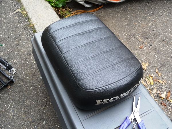HONDA モトコンポ張り替えシート・防錆塗装済みシートレール HONDA モトコンポ張り替えシート・防錆塗装済みシートレール