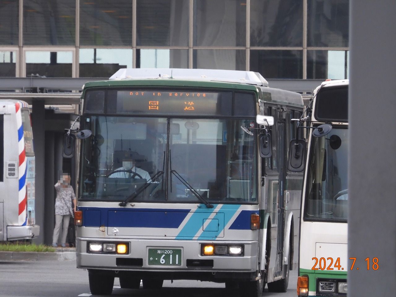 道北バス まだ生きていた？！ 中距離路線カラーを纏う日野＋7E