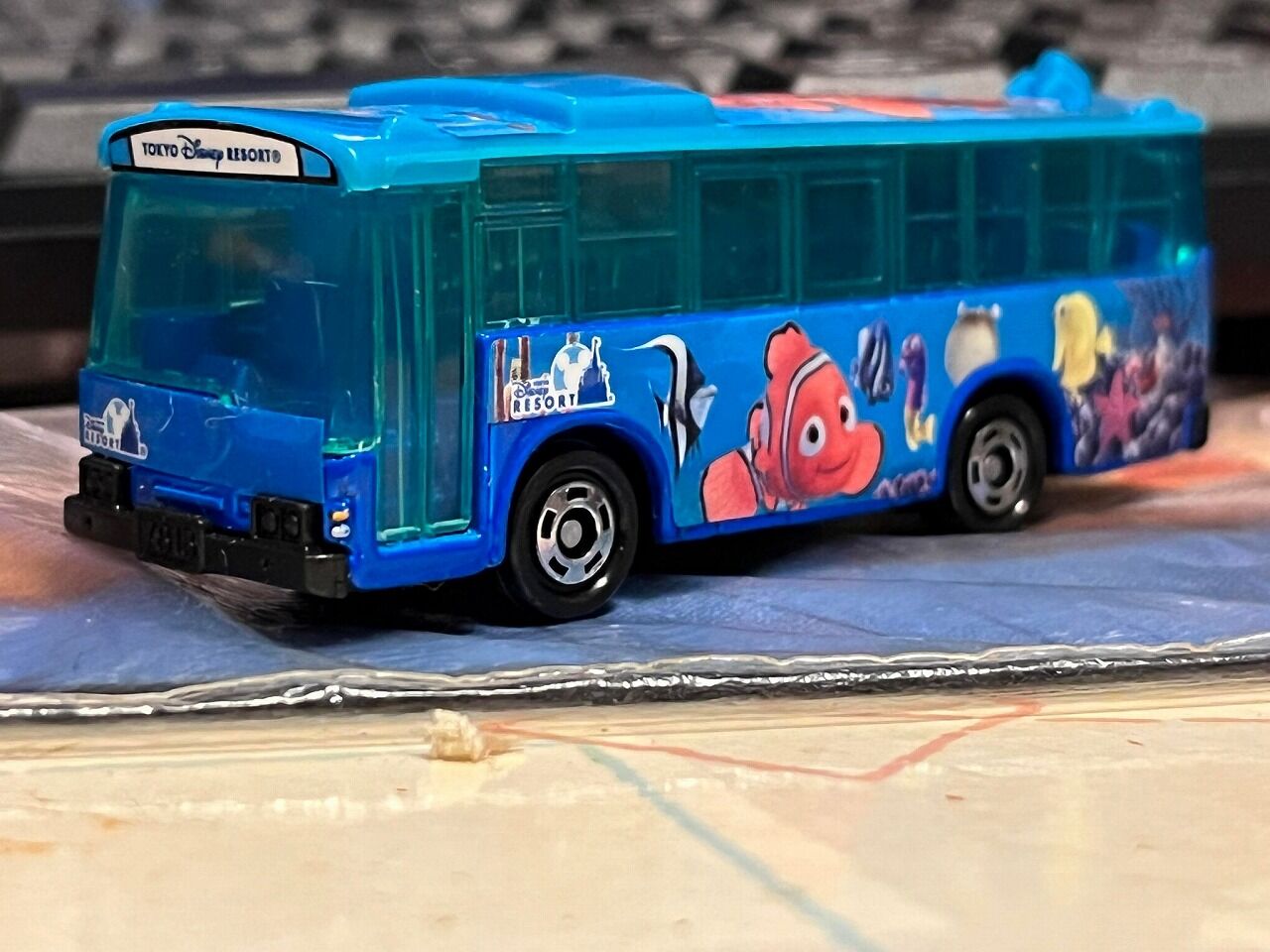 トミカ 東京ディズニーリゾート ラッピングバス(ファインディング