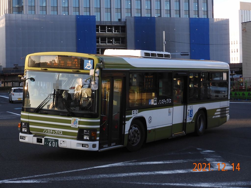 広島電鉄 異色のｌ尺 サンプルカーのエルガノンステ 東急ファンのブログ