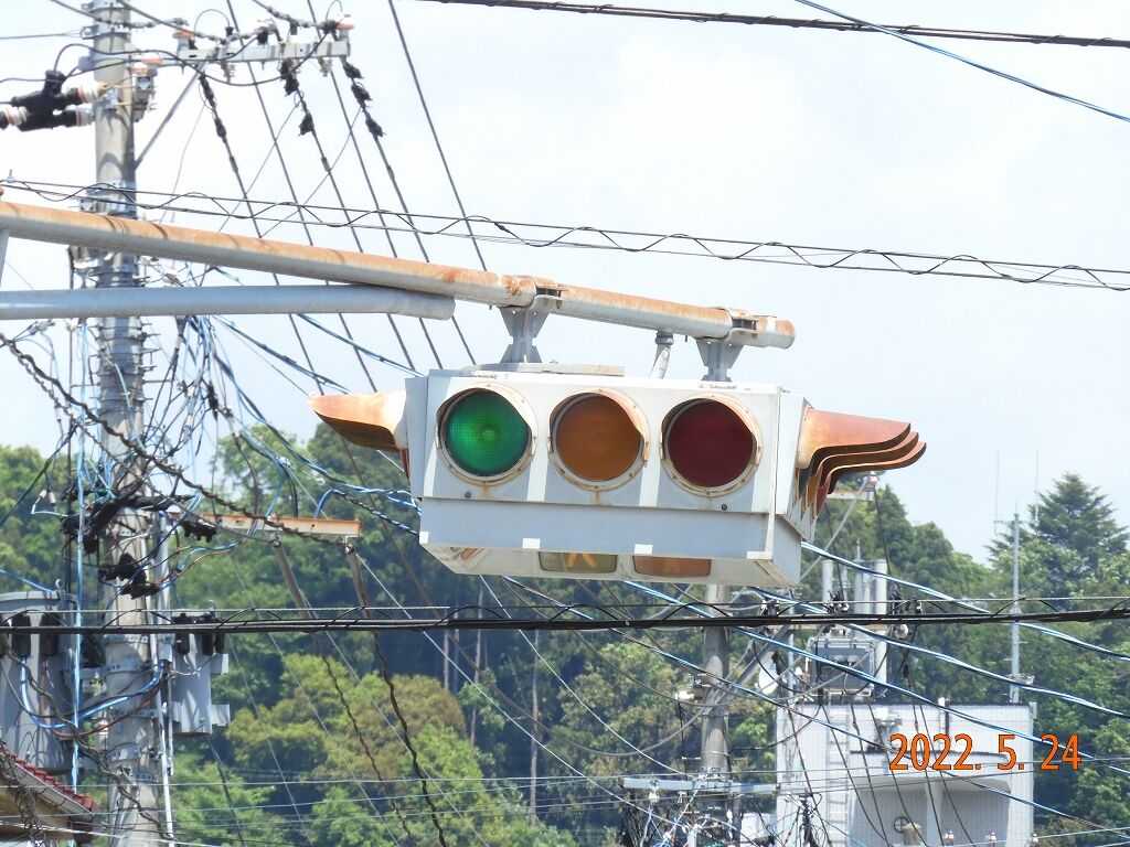 宮城県しか見られないシュールな信号機 ｕｆｏ型信号機ｗ 東急ファンのブログ
