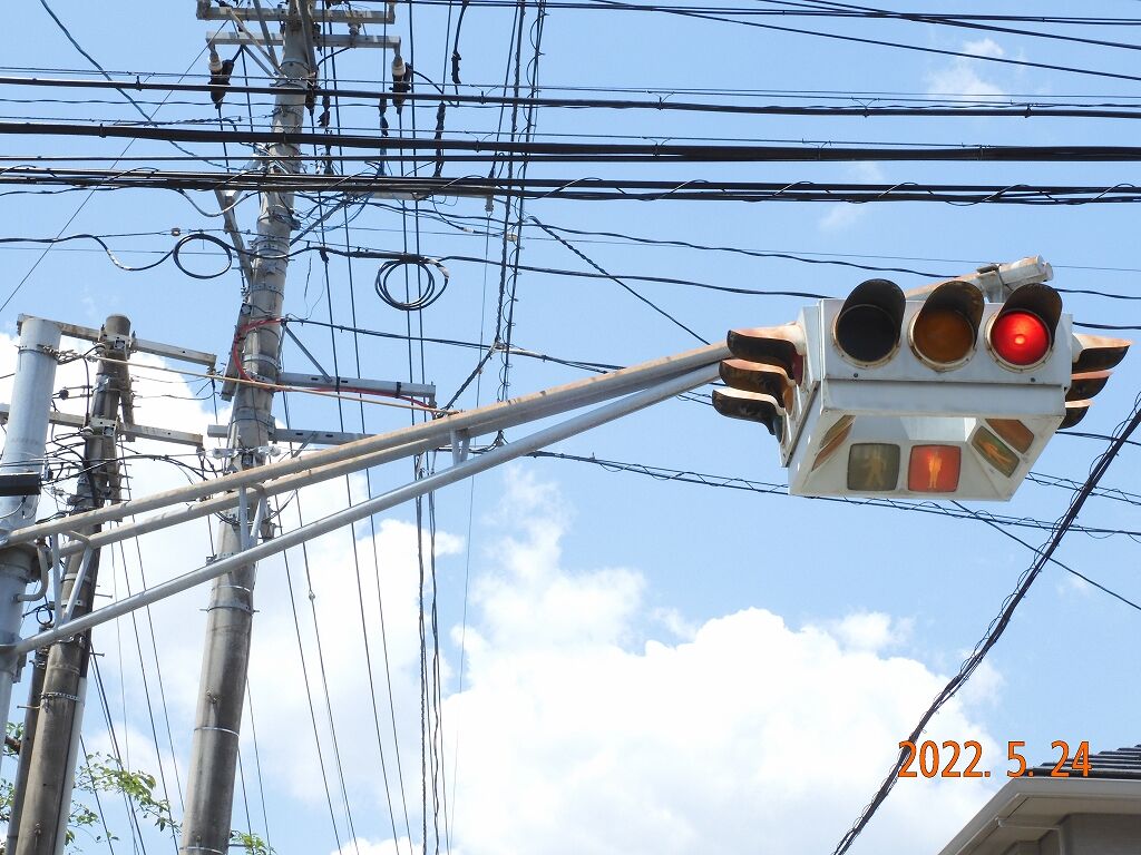 宮城県しか見られないシュールな信号機 ufo型信号機w 東急ファンのブログ 宮城県しか見られないシュールな信号機 ufo型信号機w 東急ファンのブログ