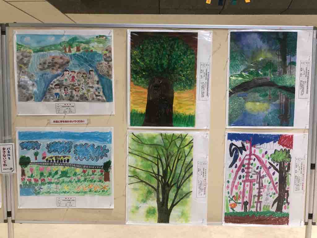 戸田市役所 戸田市内小 中学校 緑の絵コンクール作品展示 戸田市水と緑の公社主催 が 市役所2階ロビーで開催中です どうぞ足をお運びください 力作そろいです 戸田市に住むと楽しいな 戸田市役所 戸田市内小 中学校 緑の絵コンクール作品展示 戸田市水と緑の公社主催 が 市役所2階ロビーで開催中です どうぞ足をお運びください 力作そろいです 戸田市に住むと楽しいな