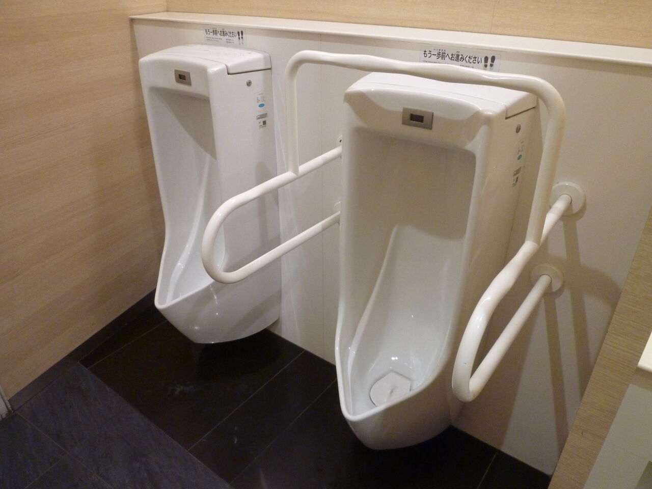 キャナルシティ博多 テンタクルズ 6点セット キャナルシティ博多イーストビル : Deletedのトイレ日記