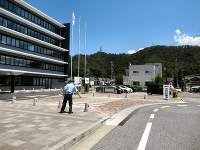 庁舎への入り方