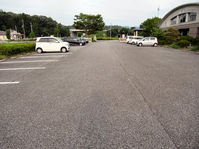 近江図書館の駐車場