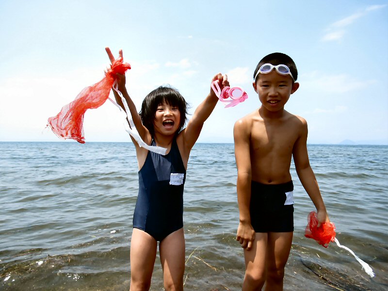 米原市議 北村きよたかの活動記録 琵琶湖で水遊び