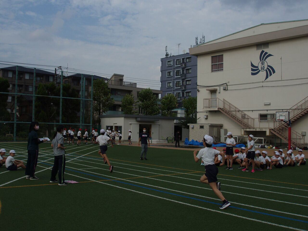 校庭で体育？ 足立区立北三谷小学校blog