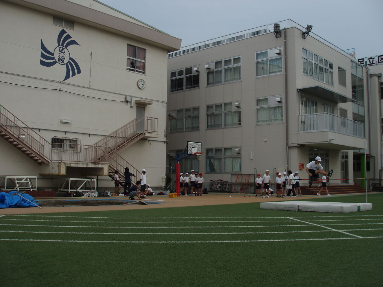 校庭で体育？ 足立区立北三谷小学校blog