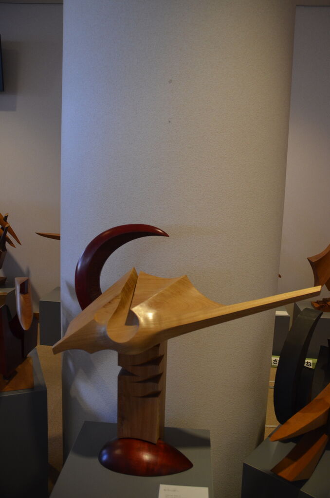 木彫　高橋貞夫　「鹿島槍ヶ岳」　日展会員 高橋 貞夫さんの森の月渡り.鹿島槍雄峰出会う、木彫オブジェの