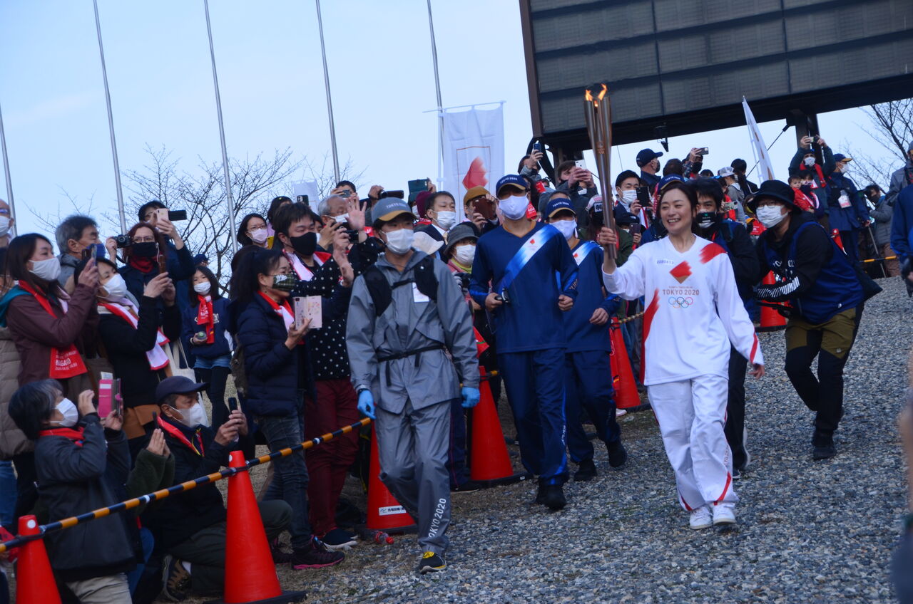 【激レア 未使用】1998年 長野オリンピック 聖火リレー トーチ 公式ウエア等 激レア 未使用】1998年 長野オリンピック 聖火リレー トーチ