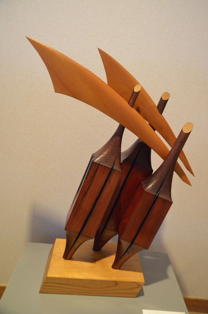 木彫　高橋貞夫　「鹿島槍ヶ岳」　日展会員 高橋 貞夫さんの森の月渡り.鹿島槍雄峰出会う、木彫オブジェの