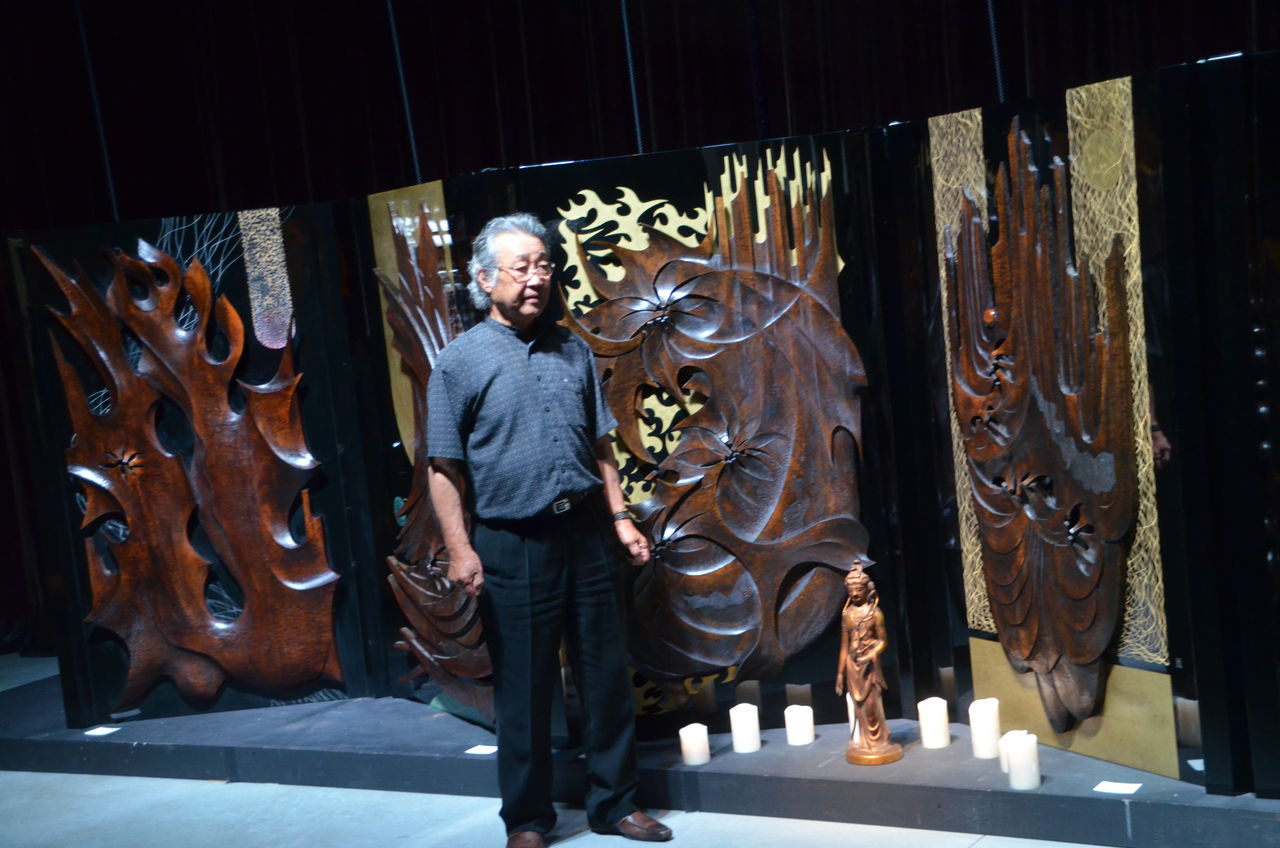 大町市 木彫家高橋貞夫さんの大型の木彫作品展、森の月渡り、さくら