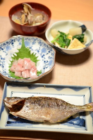 タカベの姿焼きとカマスの刺身 食生活日記 タカベの姿焼きとカマスの刺身 食生活日記