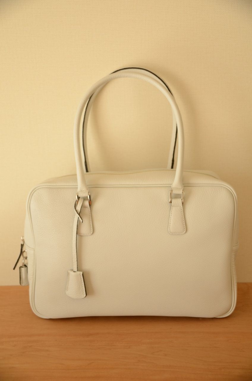 白いレザーボストンバッグ 食生活日記