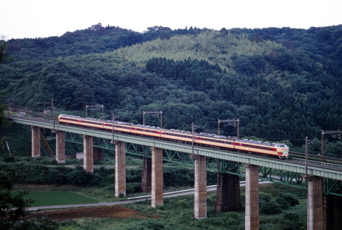 東北本線 なつかしの列車(259)黒川橋梁485系 : 鉄橋のある鉄道風景のblog