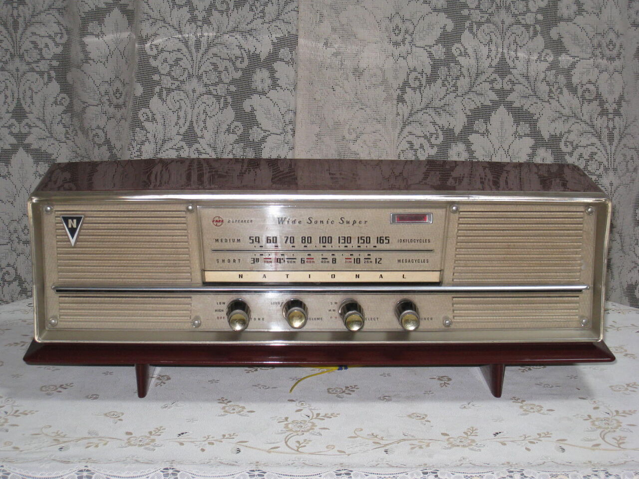 ナショナルの真空管ラジオ珍しいマジックアイ付。AM 短波受信良好品 ナショナルの真空管ラジオ珍しいマジックアイ付。AM 短波受信