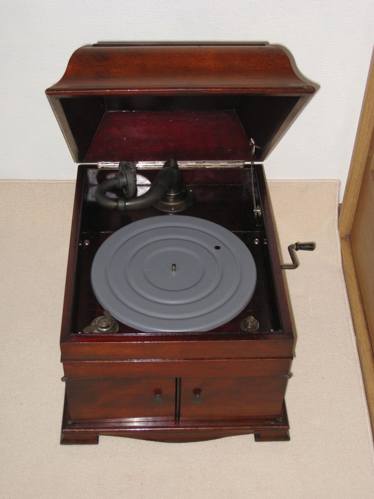 ゼンマイ蓄音機 完成 : 真空管ラジオ修理キッシー工房