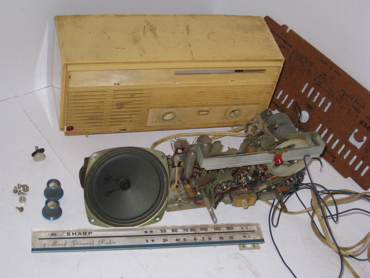 真空管ラジオシャープHR-15の修理 : 真空管ラジオ修理キッシー工房