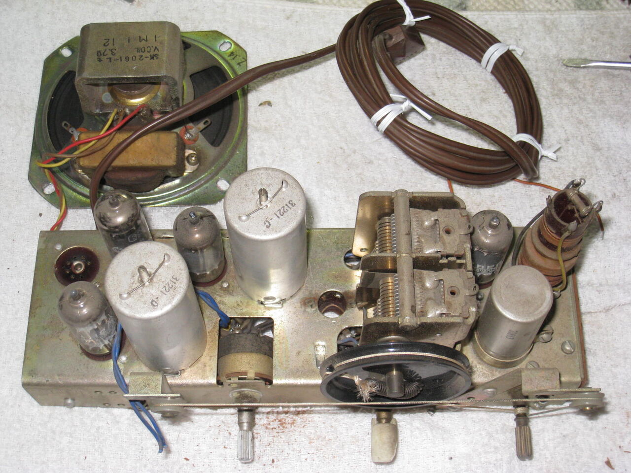 真空管ラジオ ビクターR-250の修理 : 真空管ラジオ修理キッシー工房