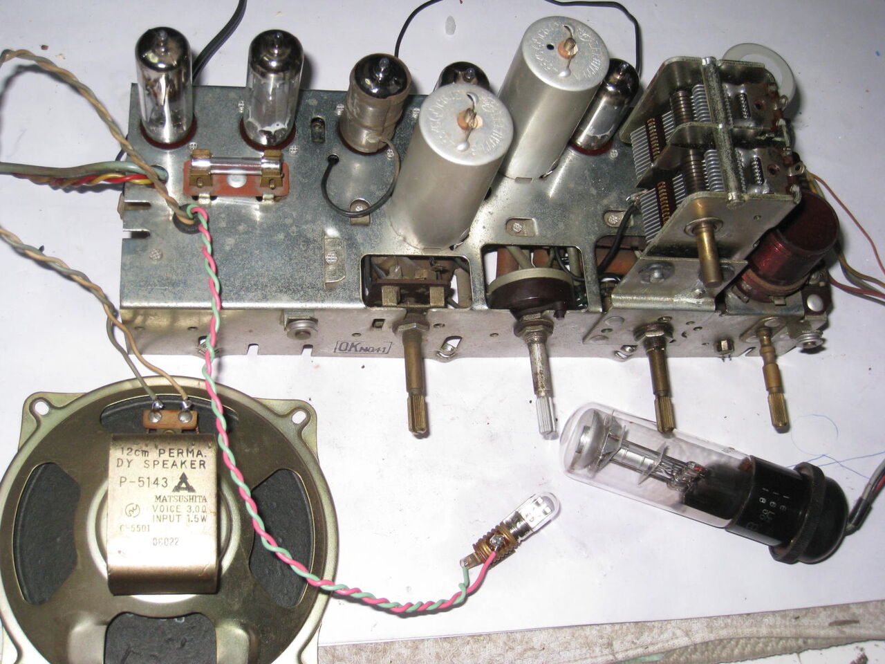真空管ラジオ ナショナルAM390-G の修理 : 真空管ラジオ修理キッシー工房