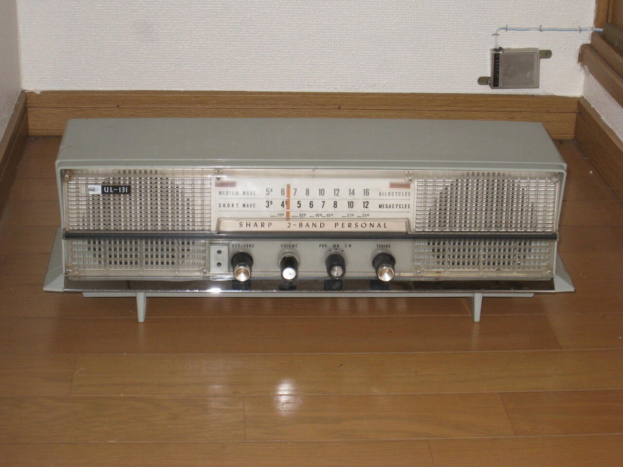 真空管ラジオ シャープUL-131 の修理‥‥① : 真空管ラジオ修理 真空管ラジオ シャープUL-131 の修理‥‥① : 真空管ラジオ修理