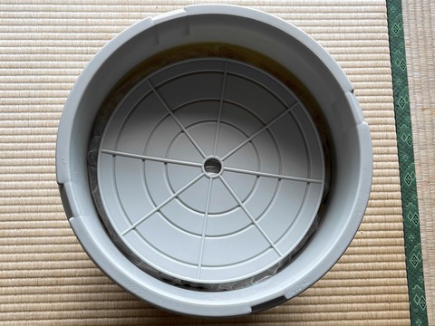 042