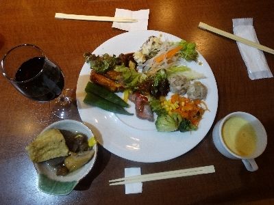 忘年会 誰かのお皿