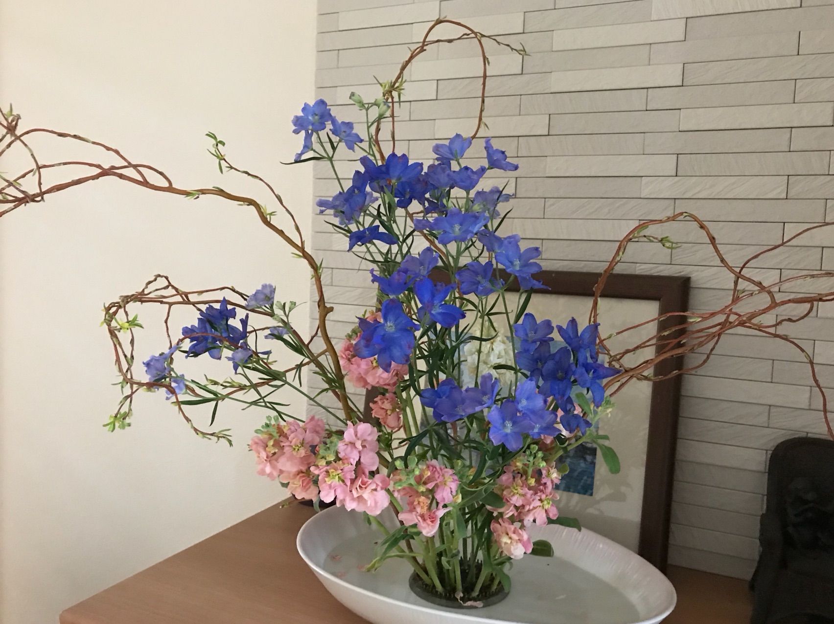 春の生け花 デルフィニウム編 きよひめの気ままにロザリアン 春の生け花 デルフィニウム編 きよひめの気ままにロザリアン