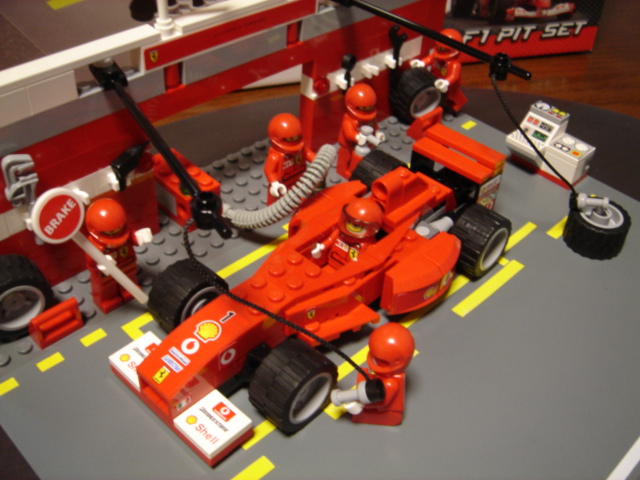メーカー公式ショップ】 レゴ フェラーリとフェラーリ ピットのセット