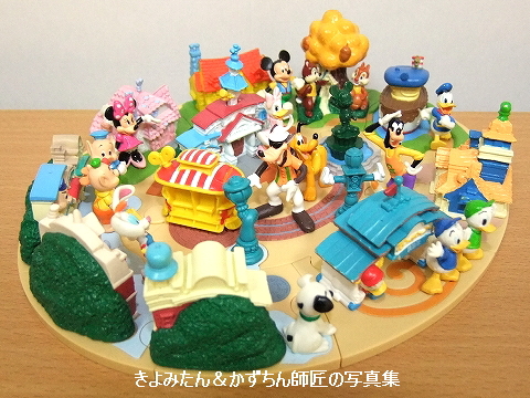 ディズニーランド トゥーンタウン ジオラマフィギュア - メルカリ