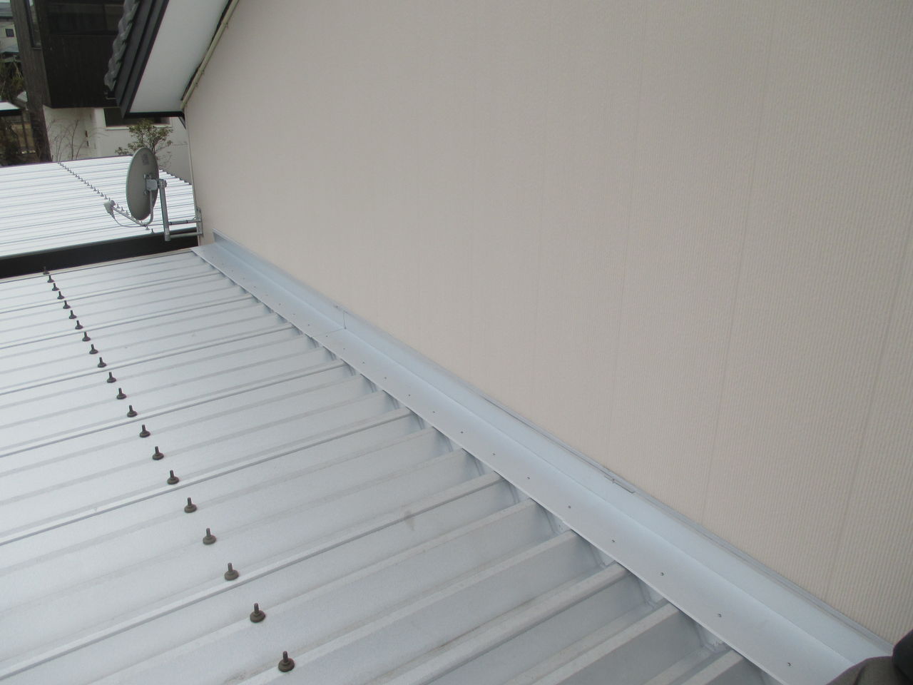 新潟県三条市の屋根外壁塗装リフォーム専門店遠藤組 カーポート雨水処理 新潟県三条市屋根外壁塗装リフォーム専門店遠藤組 遠藤板金工業有限会社 0256 32 5559