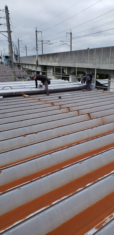 新潟県三条市の屋根外壁雨樋塗装リフォーム専門店「遠藤組」工場折板屋根改修工事