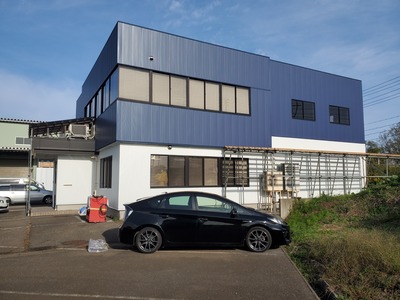 新潟県三条市の屋根外壁等外回りリフォーム専門店『遠藤板金工業』外壁張り替え完了しました。