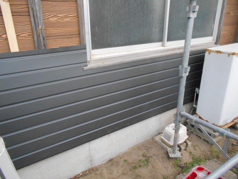 新潟県三条市の屋根外壁塗装リフォーム専門店遠藤組 ガルバリウム鋼板角波 新潟県三条市屋根外壁塗装リフォーム専門店遠藤組 遠藤板金工業有限会社 0256 32 5559