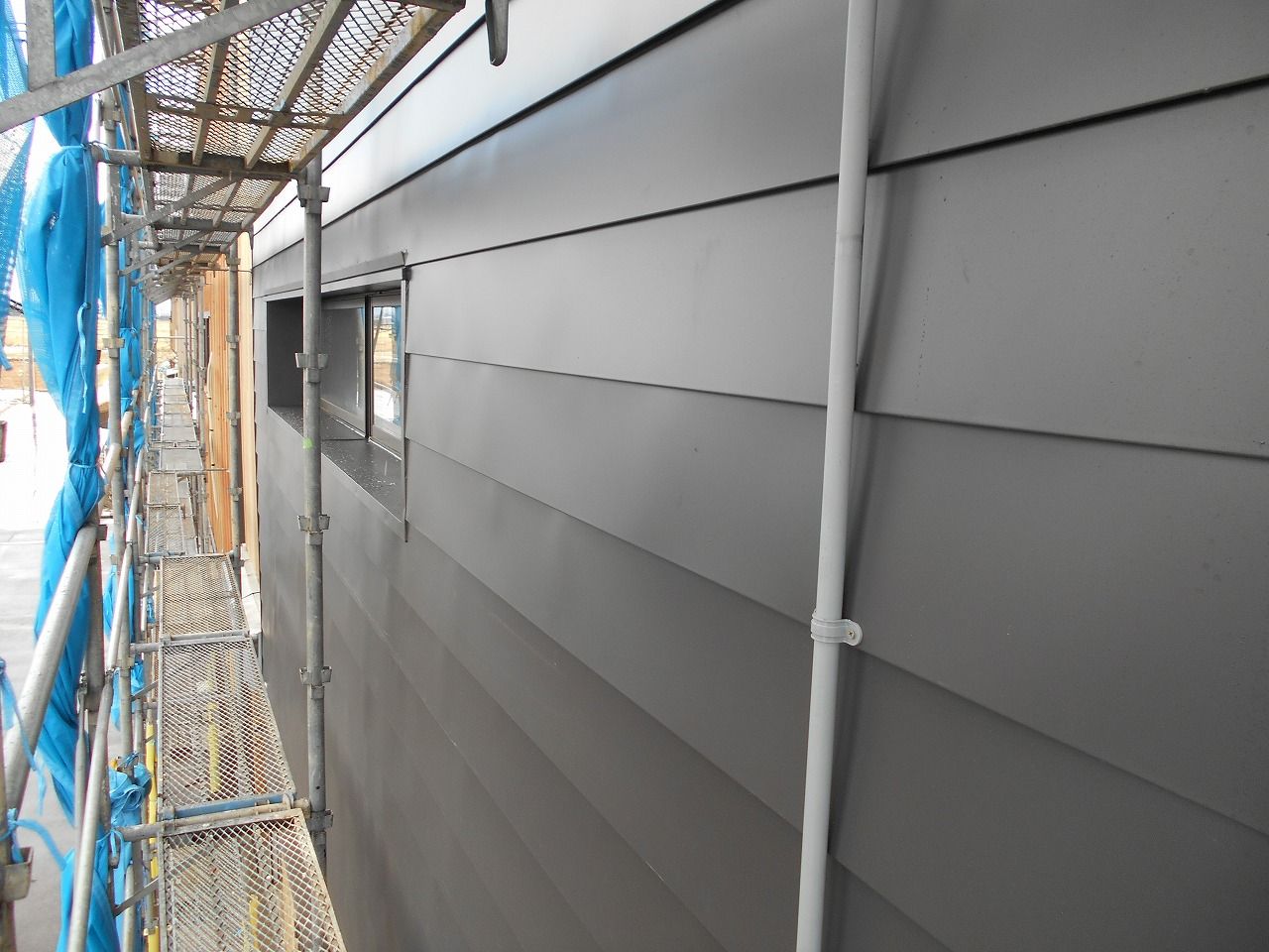 新潟県三条市の屋根外壁塗装リフォーム専門店遠藤組 外壁横葺アポロ式カラーｇｌ 新潟県三条市屋根外壁塗装リフォーム専門店遠藤組 遠藤板金工業有限会社 0256 32 5559