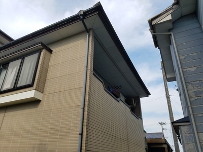 新潟県三条市の屋根外壁塗装リフォーム専門店遠藤組 雨樋取り替え工事のお見積り