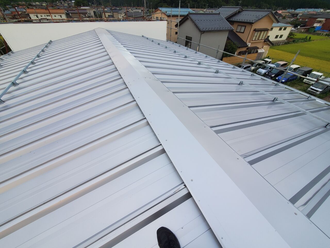 新潟県三条市の屋根外壁塗装リフォーム専門店 遠藤組 屋根カバー工事 新潟県三条市屋根外壁塗装リフォーム専門店遠藤組 遠藤板金工業有限会社 0256 32 5559