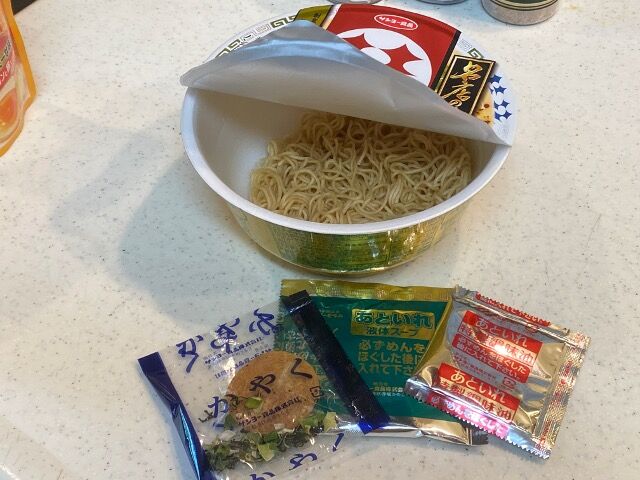 サンヨー食品 名店の味 桂花 熊本マー油豚骨 こんな時期だからこそ青春の味を手軽にカップ麺で きよすけの悠々備忘録 サンヨー食品 名店の味 桂花 熊本マー油豚骨 こんな時期だからこそ青春の味を手軽にカップ麺で きよすけの悠々備忘録