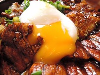 15/06/15炭焼豚丼豚野郎 大豚丼+温玉08