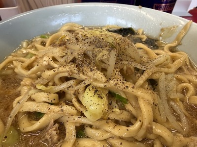 ２５／１１／２２ラーメン二郎中山駅前店１８
