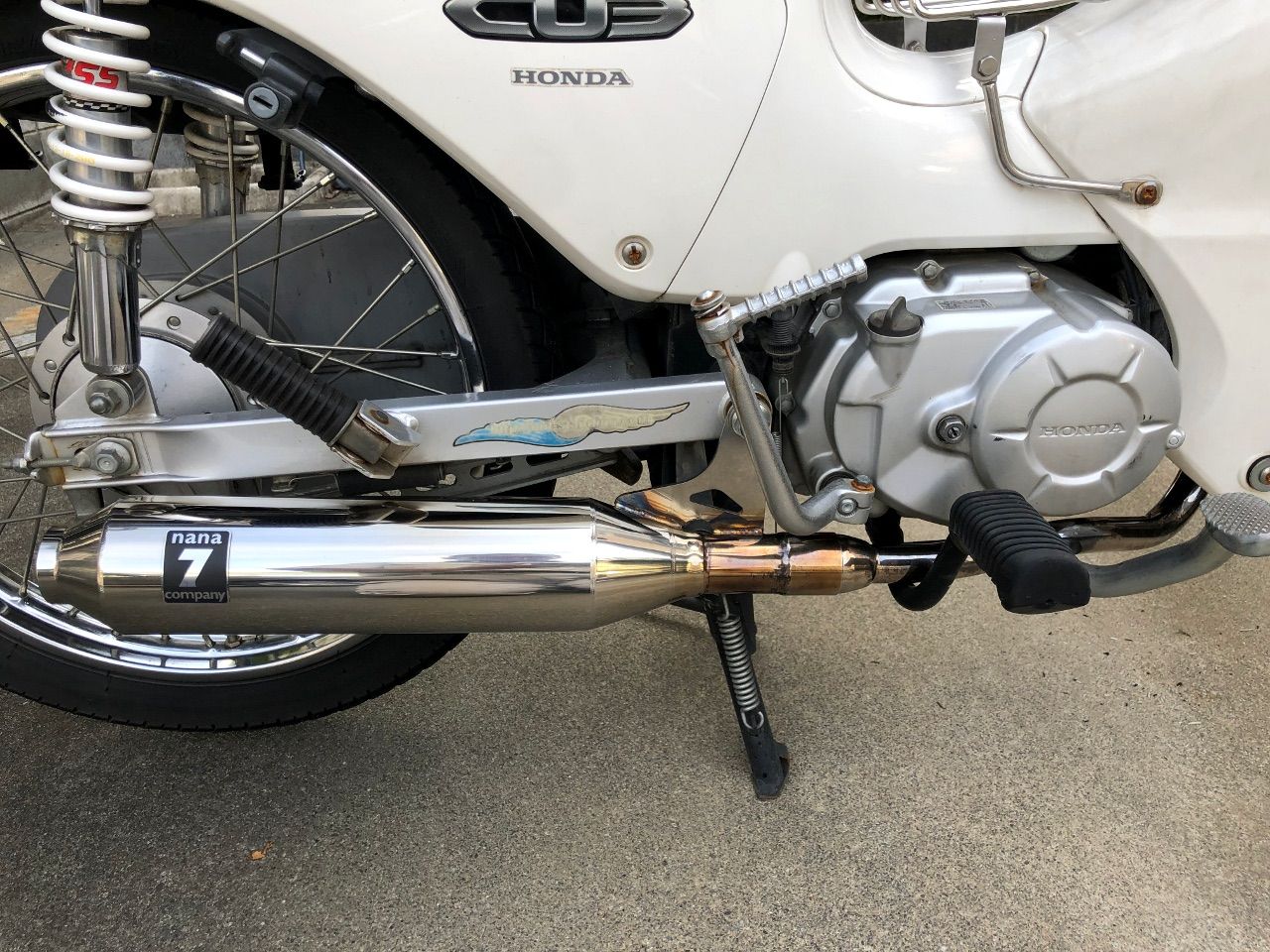 スーパーカブ110 マフラー換装~ナナカンパニーNA-01 スーパーカブ110 マフラー換装~ナナカンパニーNA-01