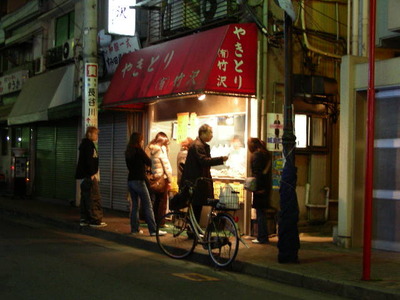 やきとり竹沢　夜外観