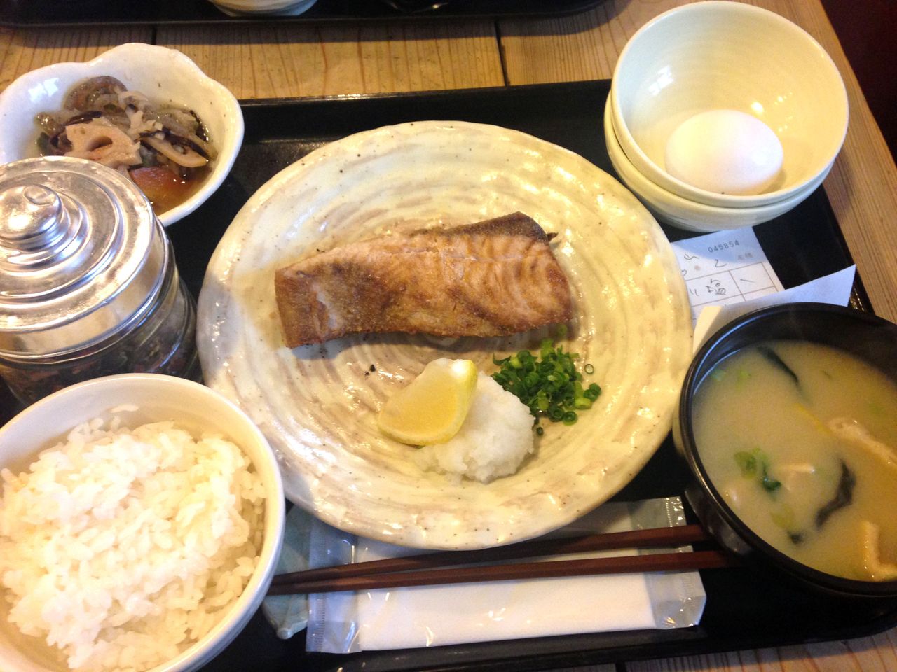 梅山鉄平食堂 渡辺通で 寒ブリの塩焼き定食をいただきました ソースコ や がばいばぁちゃんの飴 のキヨトク公式ブログ 梅山鉄平食堂 渡辺通で 寒ブリの塩焼き定食をいただきました ソースコ や がばいばぁちゃんの飴 のキヨトク公式ブログ