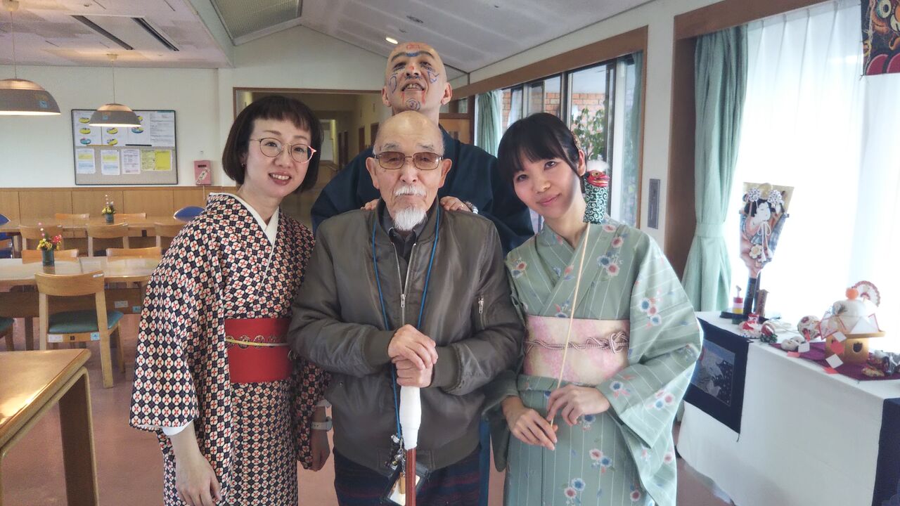 正月羽根つき 吉祥寺老人ホームスタッフ日記 正月羽根つき 吉祥寺老人ホームスタッフ日記