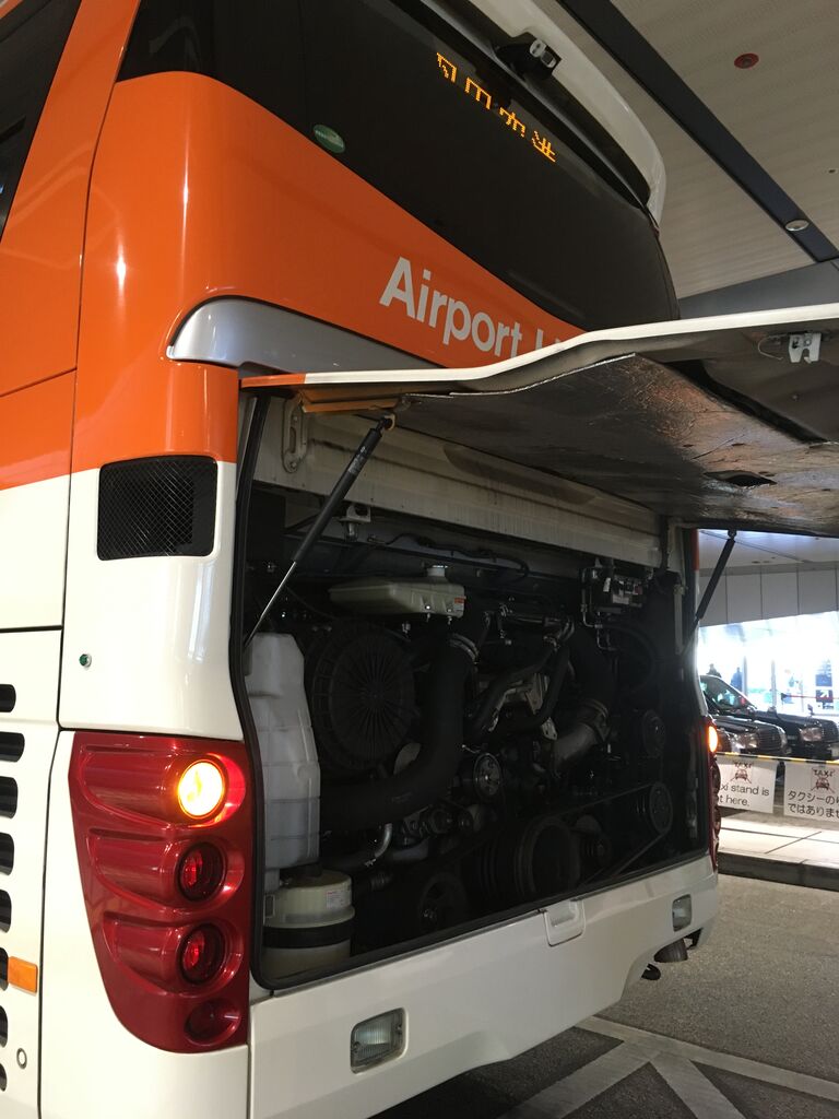 東京空港交通 リフト付き特別仕様 ペーパークラフトと車内の館